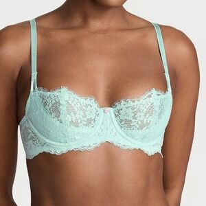 Victoria's Secret Lace Underwire Bra in Mint